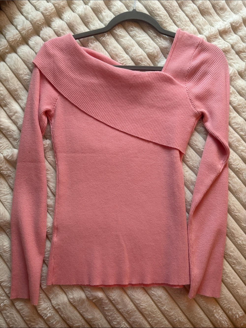 Pink Off-Shoulder Ribbed Women's Sweater - Picture 3 of 3